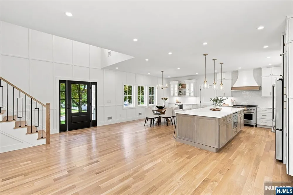 16 Butternut Avenue Midland Park, NJ 07432