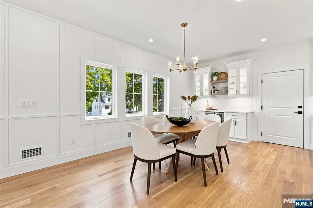 16 Butternut Avenue Midland Park, NJ 07432