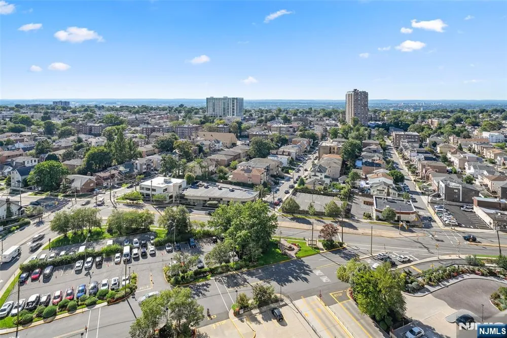 200 Winston Drive 2002 Cliffside Park, NJ 07010