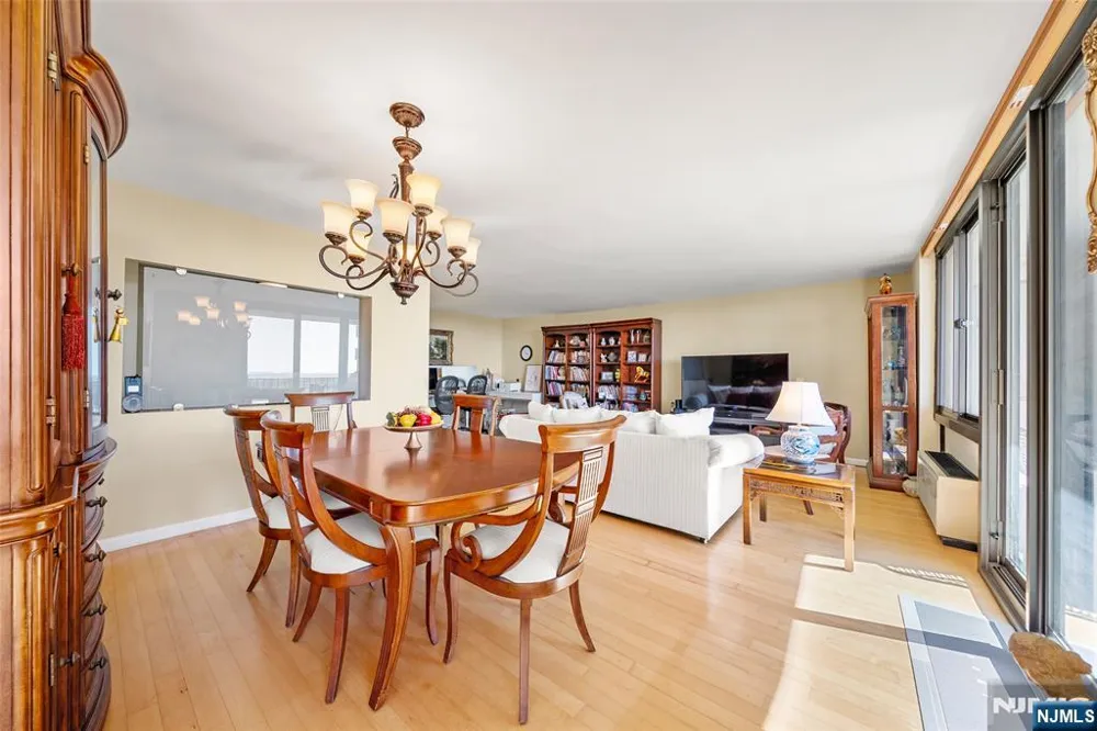 200 Winston Drive 2002 Cliffside Park, NJ 07010