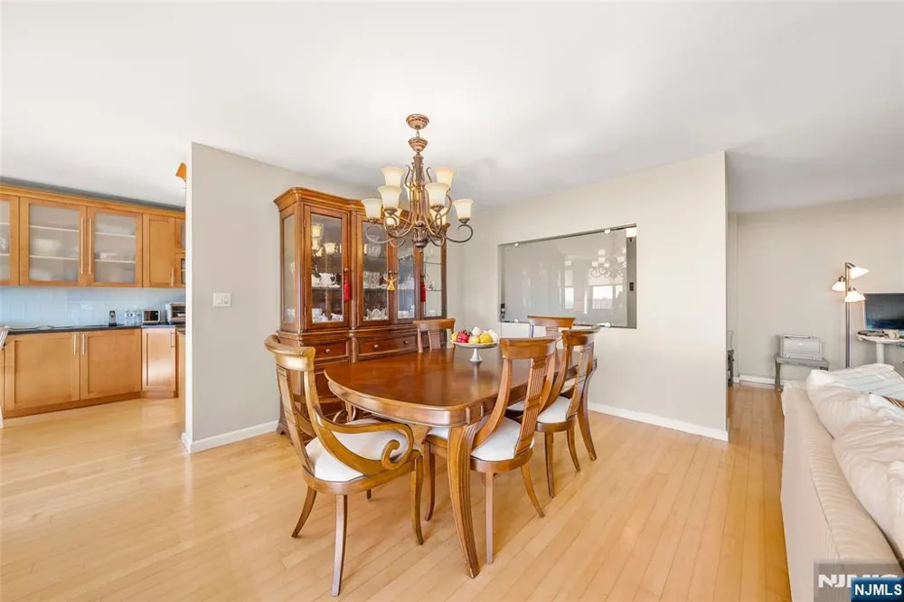 200 Winston Drive 2002 Cliffside Park, NJ 07010