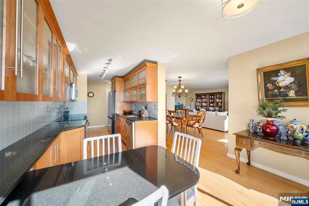 200 Winston Drive 2002 Cliffside Park, NJ 07010