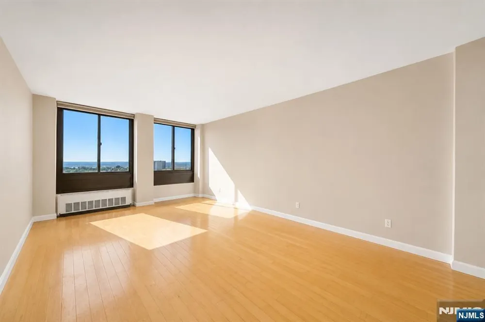 200 Winston Drive 2002 Cliffside Park, NJ 07010