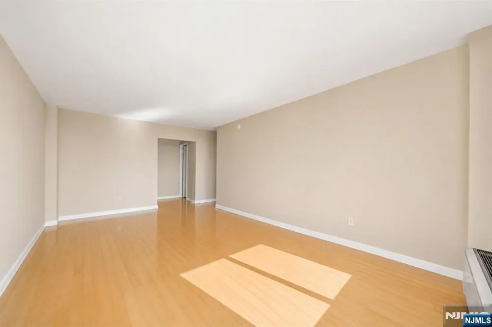 200 Winston Drive 2002 Cliffside Park, NJ 07010