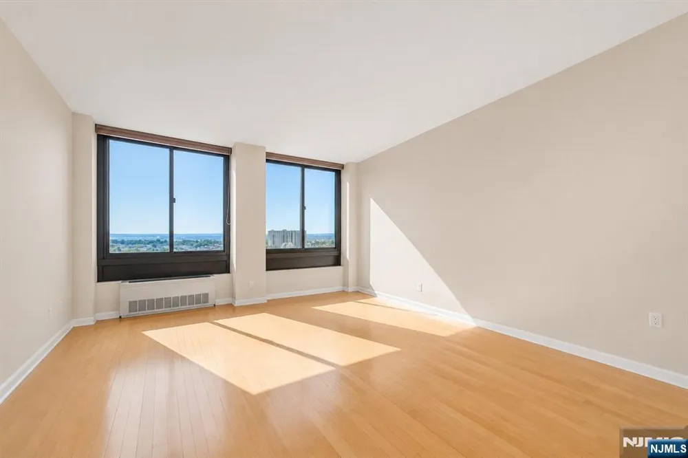200 Winston Drive 2002 Cliffside Park, NJ 07010