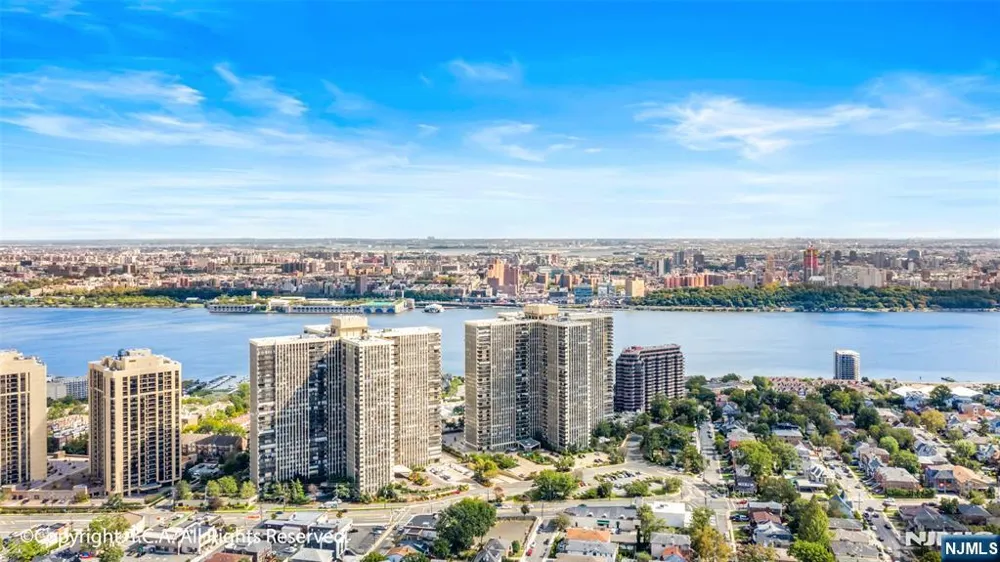 200 Winston Drive 2002 Cliffside Park, NJ 07010