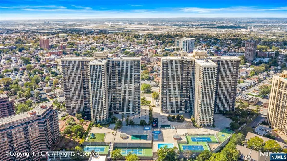 200 Winston Drive 2002 Cliffside Park, NJ 07010