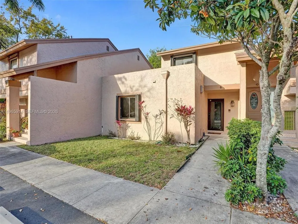 6 CHESTNUT CIRCLE Cooper City, FL 33026