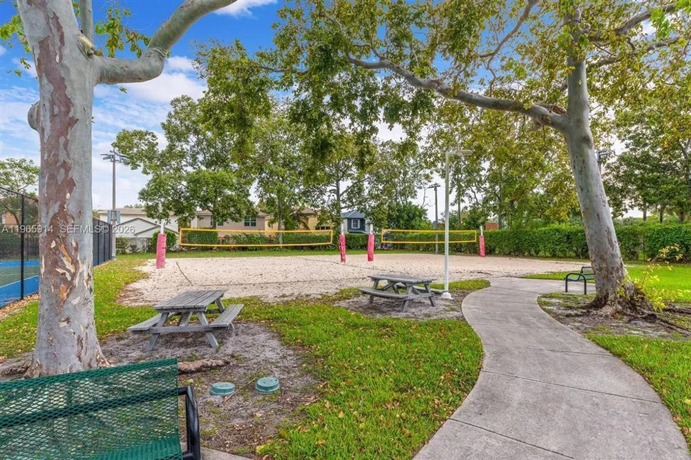 6 CHESTNUT CIRCLE Cooper City, FL 33026