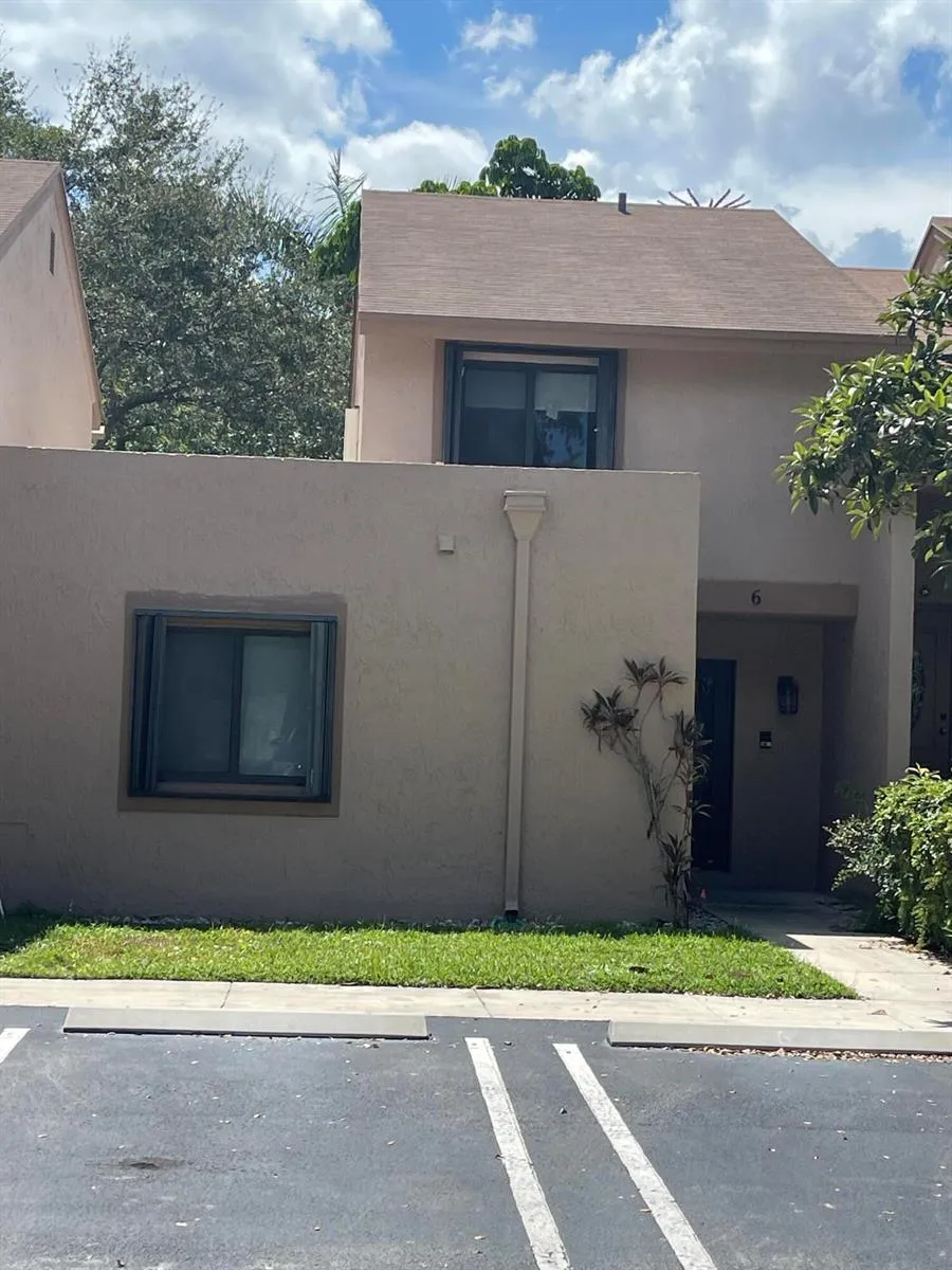6 CHESTNUT CIRCLE Cooper City, FL 33026
