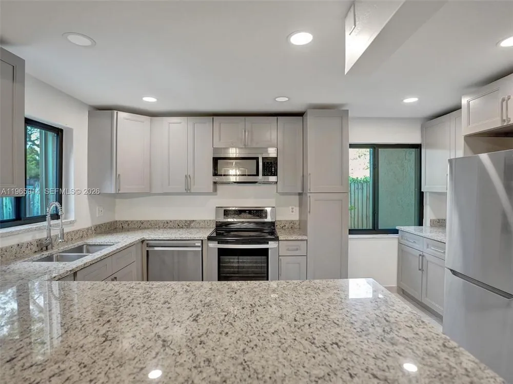 6 CHESTNUT CIRCLE Cooper City, FL 33026