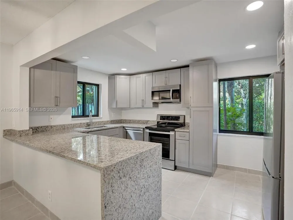 6 CHESTNUT CIRCLE Cooper City, FL 33026