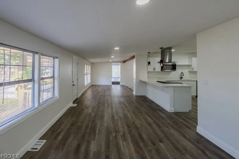 Carolina Avenue Fort Myers, FL 33905