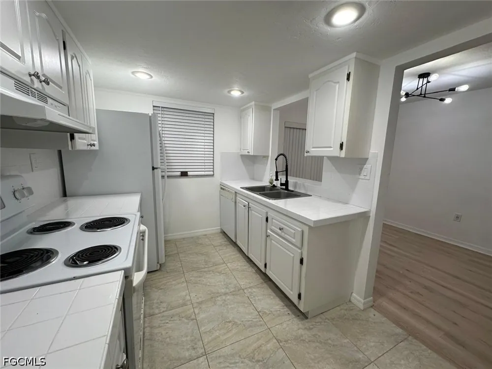 KENWOOD LANE #B Fort Myers, FL 33907