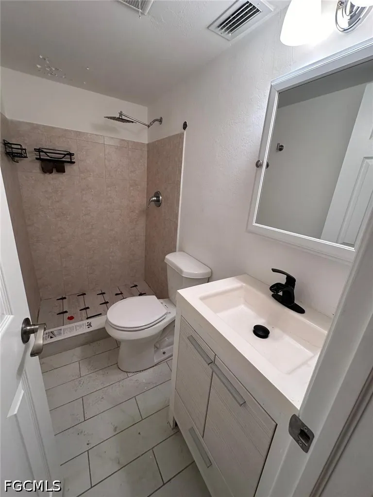 KENWOOD LANE #B Fort Myers, FL 33907