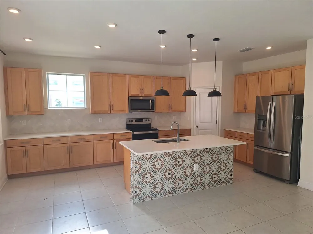 2525 3RD AVE #S St Petersburg, FL 33712