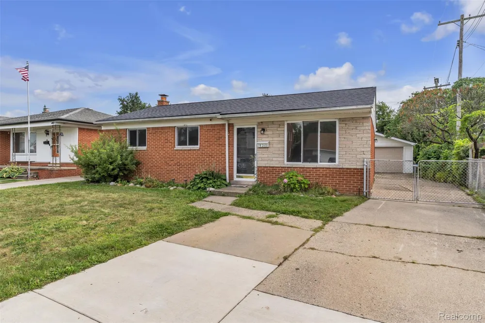 18260 Spring Court Fraser City, MI 48026