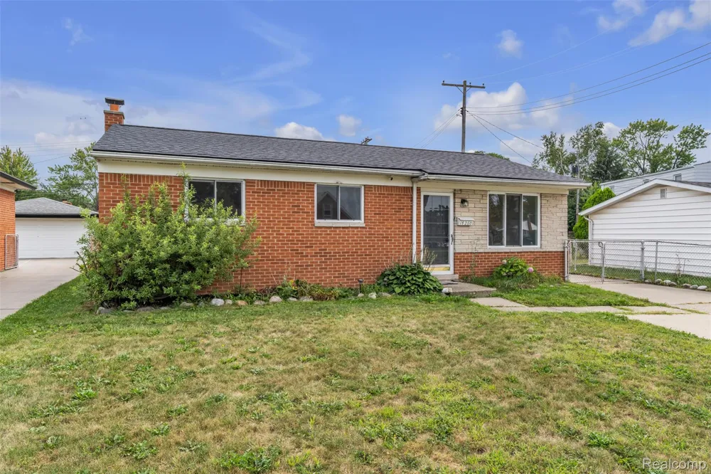 18260 Spring Court Fraser City, MI 48026