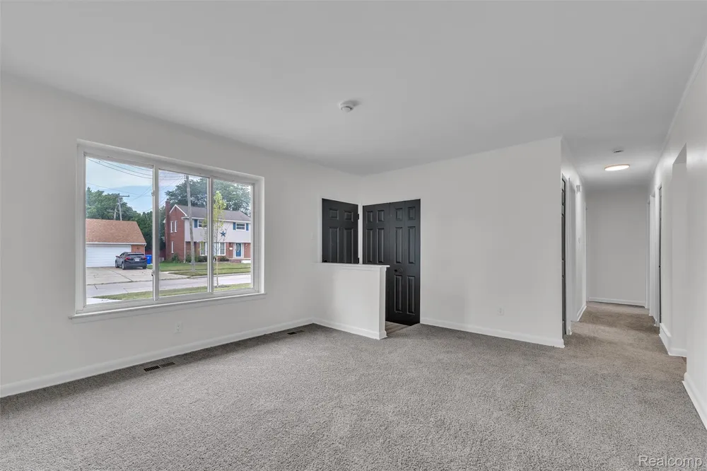 18260 Spring Court Fraser City, MI 48026