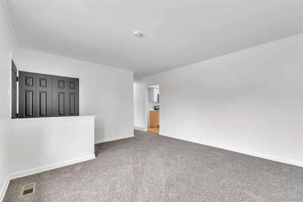 18260 Spring Court Fraser City, MI 48026