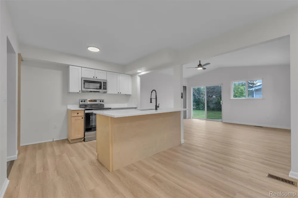 18260 Spring Court Fraser City, MI 48026