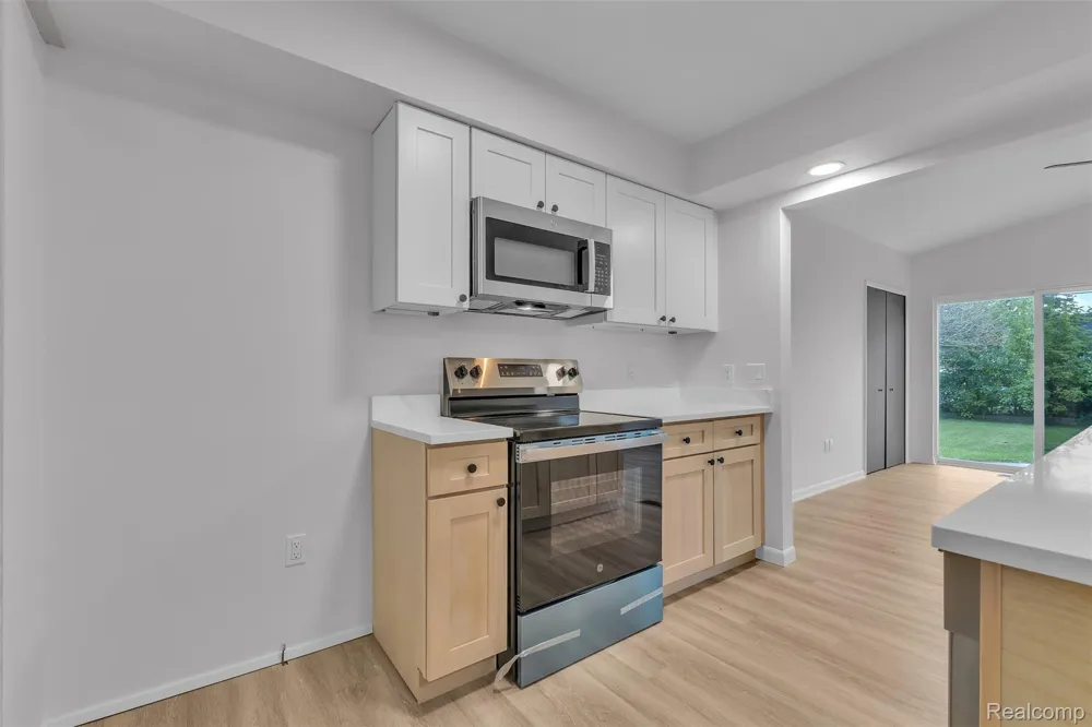 18260 Spring Court Fraser City, MI 48026