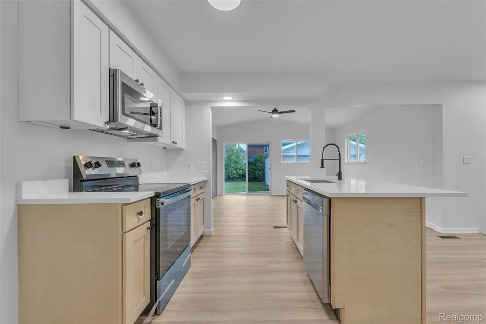 18260 Spring Court Fraser City, MI 48026