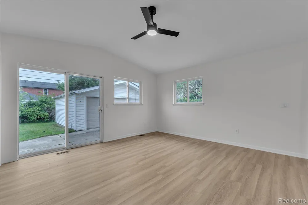 18260 Spring Court Fraser City, MI 48026