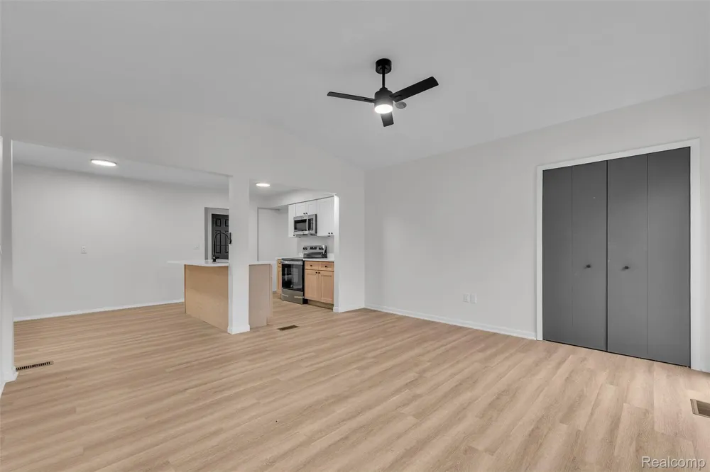 18260 Spring Court Fraser City, MI 48026