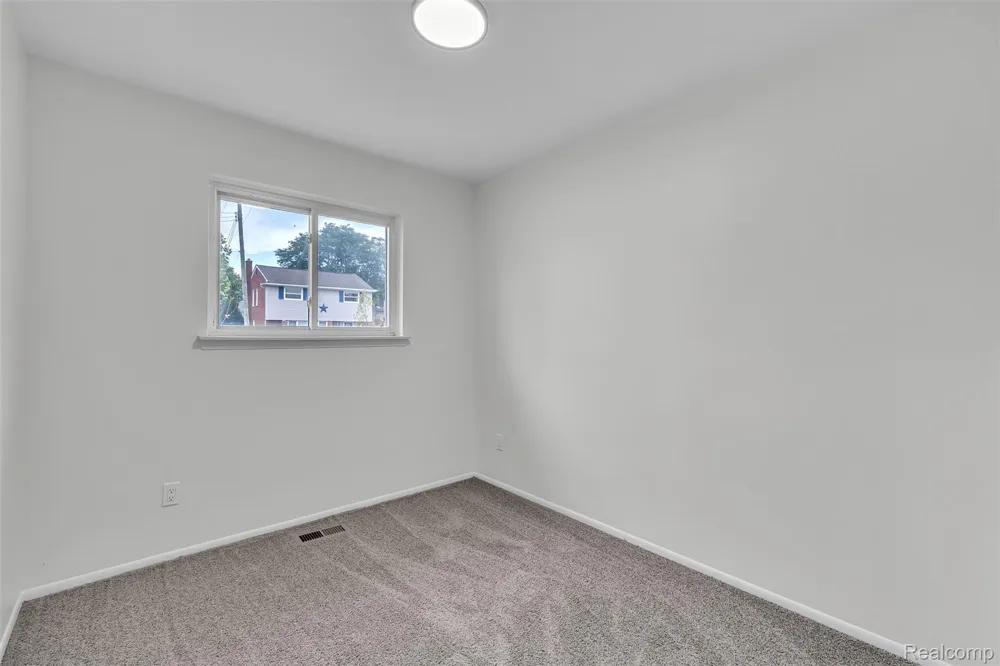 18260 Spring Court Fraser City, MI 48026