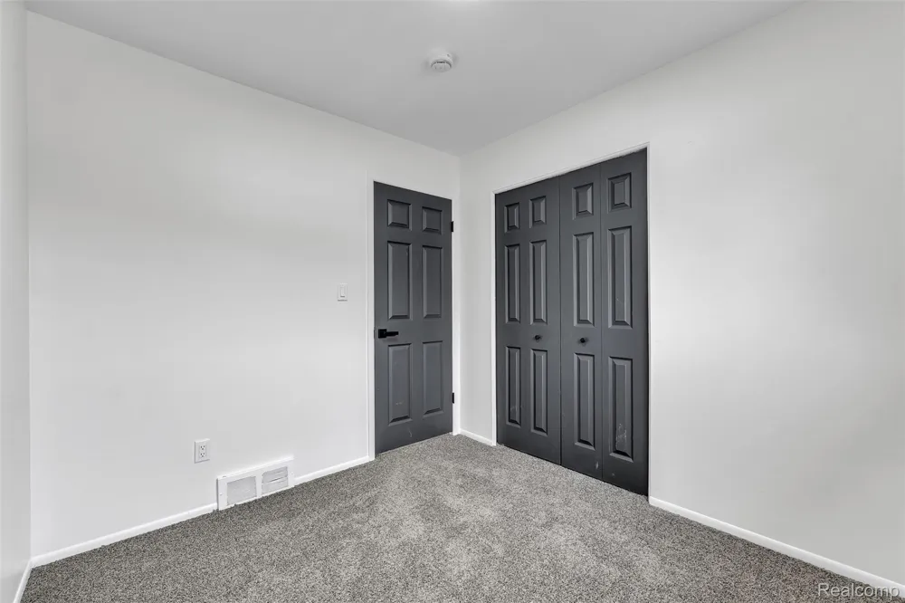 18260 Spring Court Fraser City, MI 48026