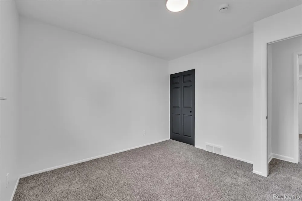 18260 Spring Court Fraser City, MI 48026