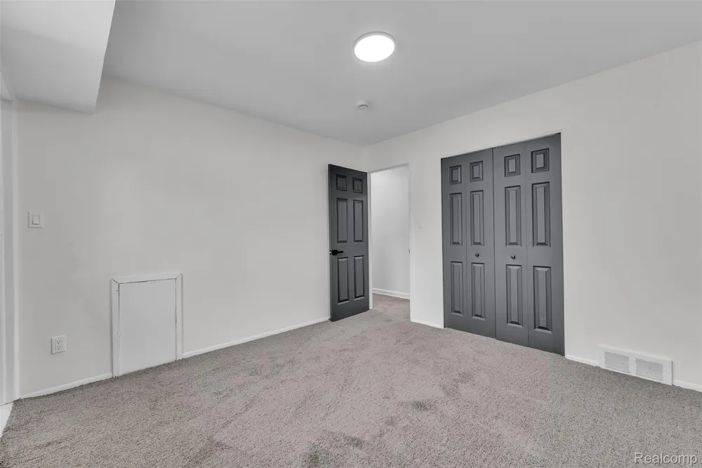 18260 Spring Court Fraser City, MI 48026