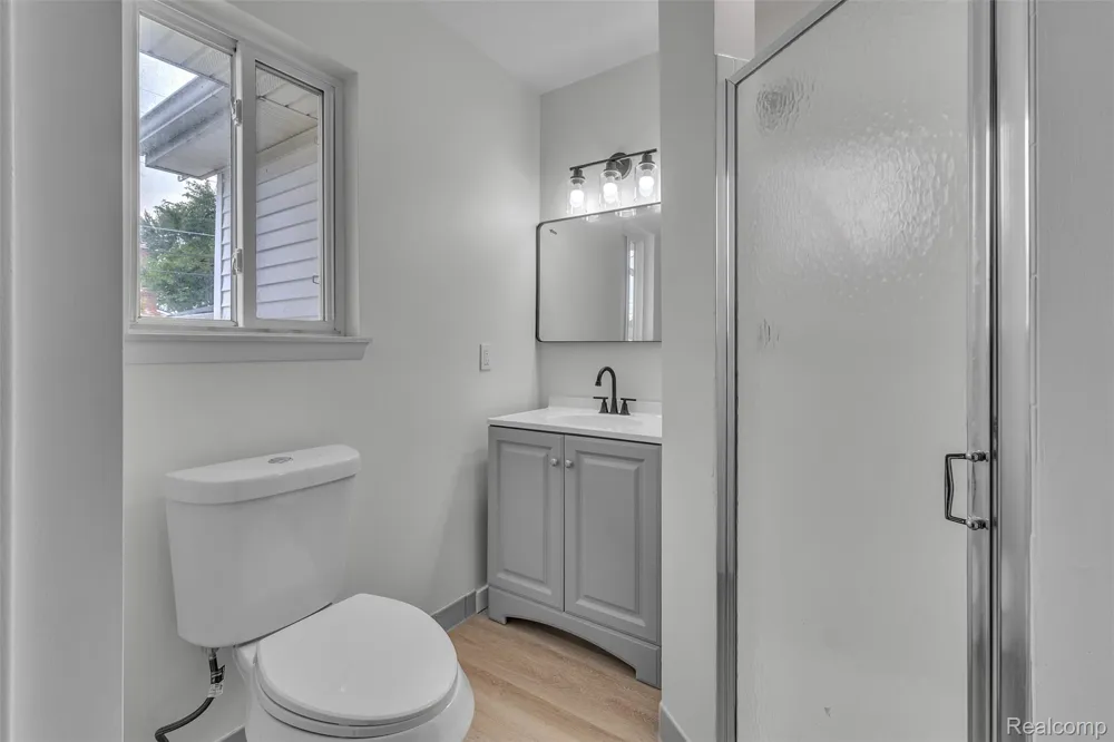 18260 Spring Court Fraser City, MI 48026
