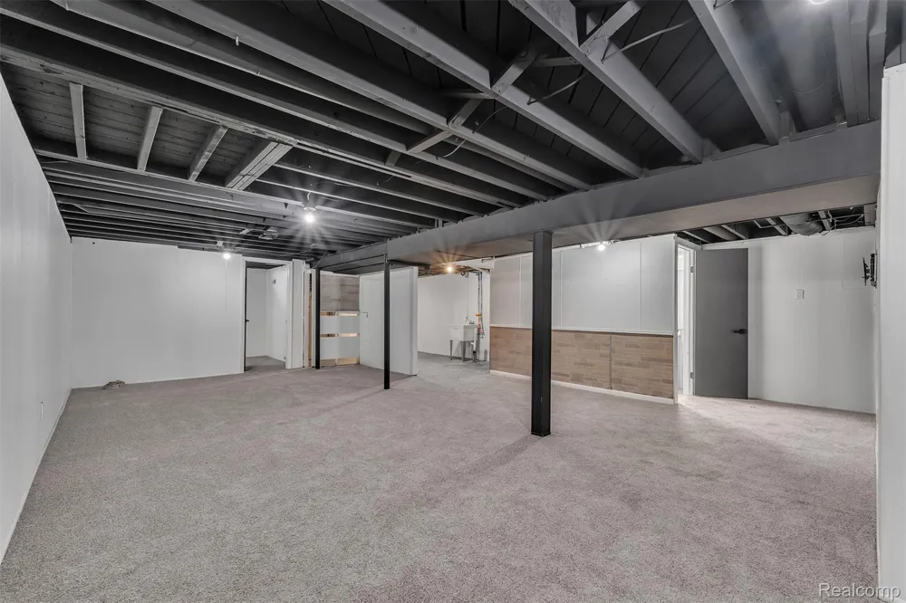 18260 Spring Court Fraser City, MI 48026