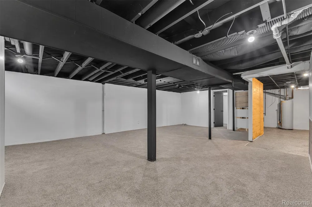 18260 Spring Court Fraser City, MI 48026