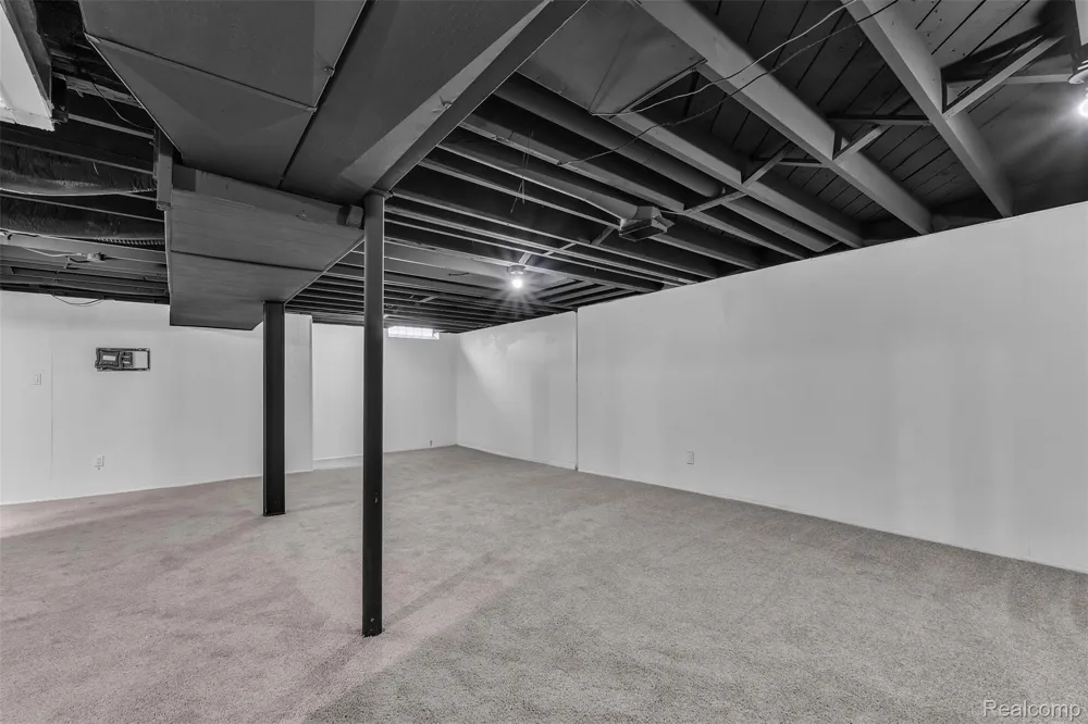 18260 Spring Court Fraser City, MI 48026