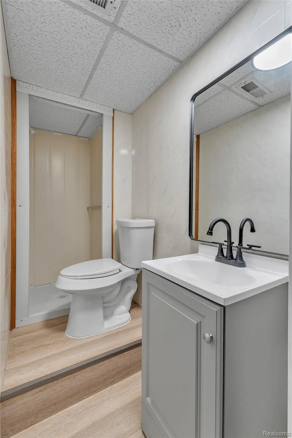 18260 Spring Court Fraser City, MI 48026