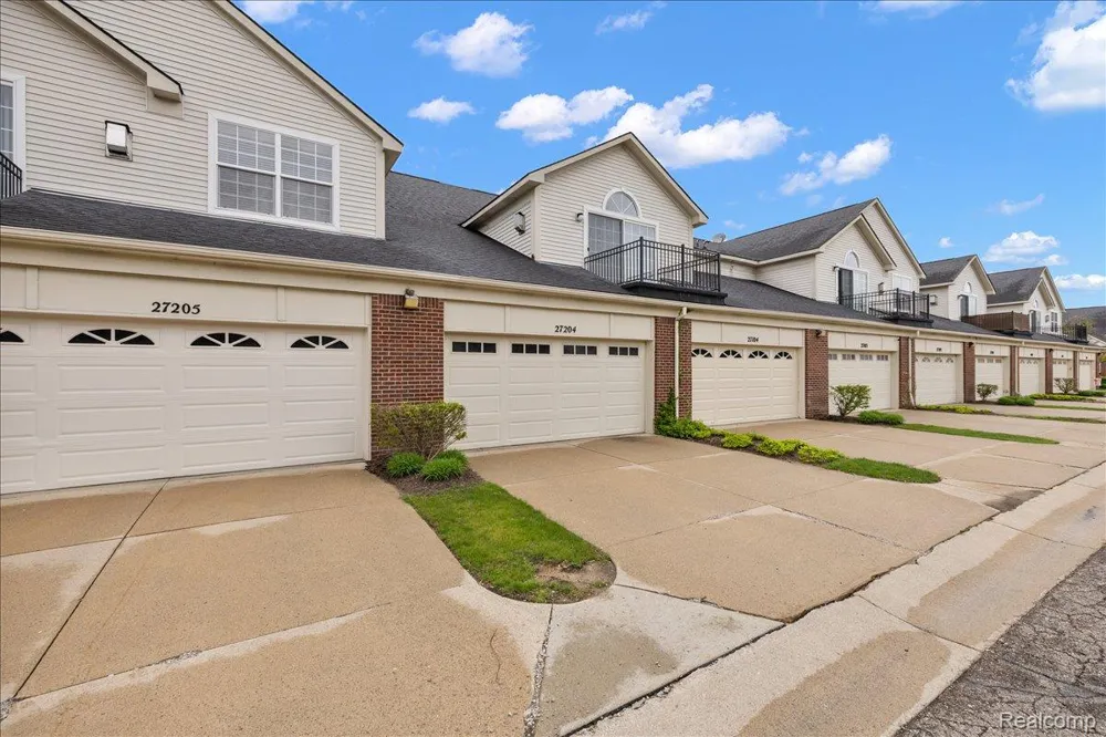 27204 Chantel Drive Walled Lake City, MI 48390