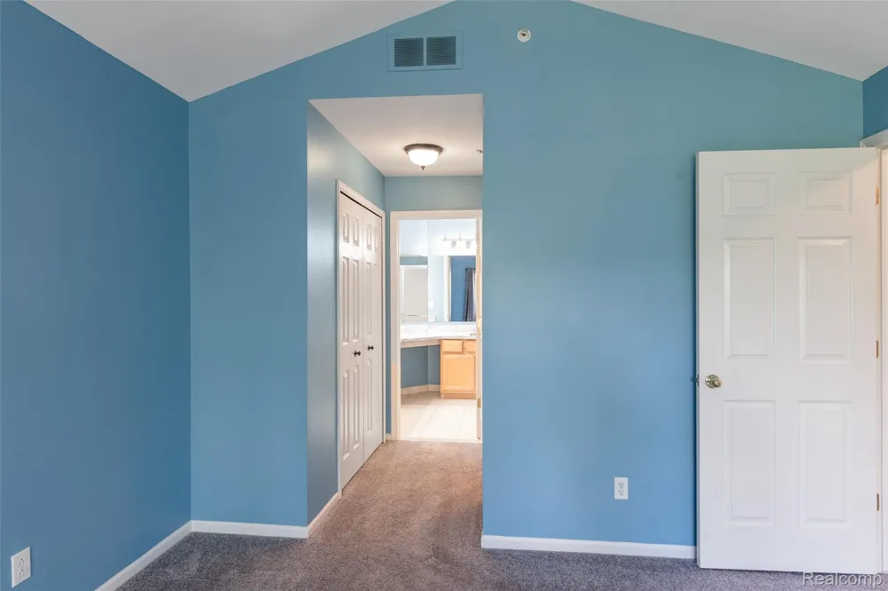 27204 Chantel Drive Walled Lake City, MI 48390