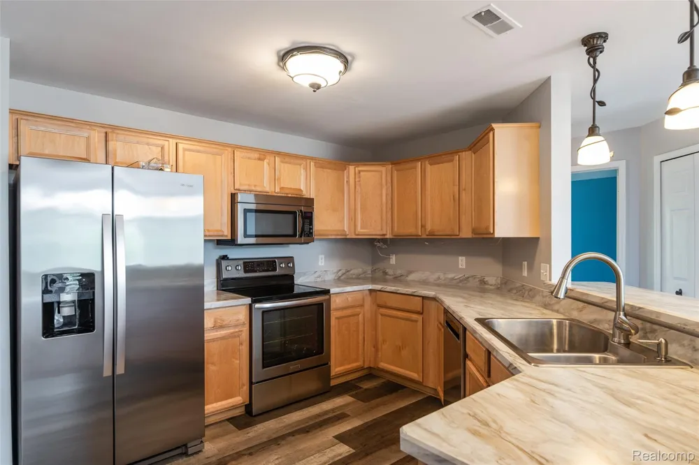 27204 Chantel Drive Walled Lake City, MI 48390
