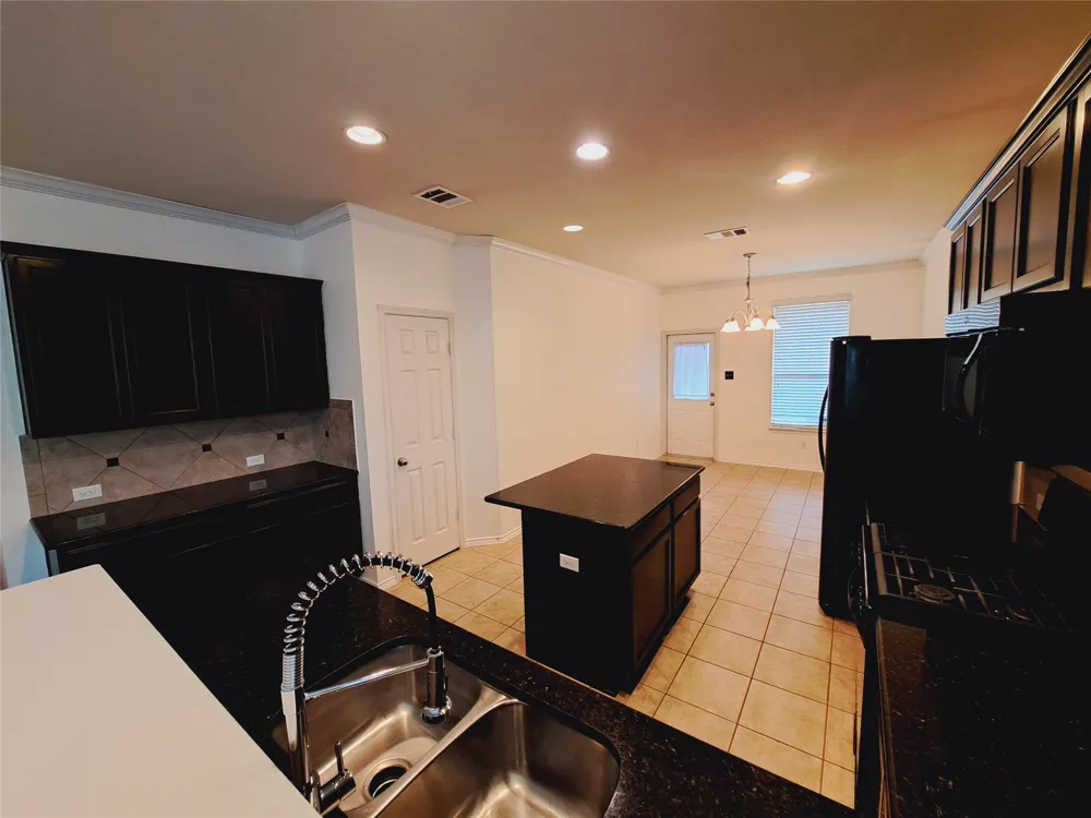 541 Moonwalker Trail Buda, TX 78610