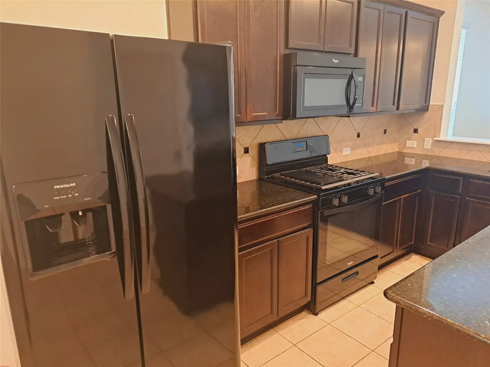 541 Moonwalker Trail Buda, TX 78610