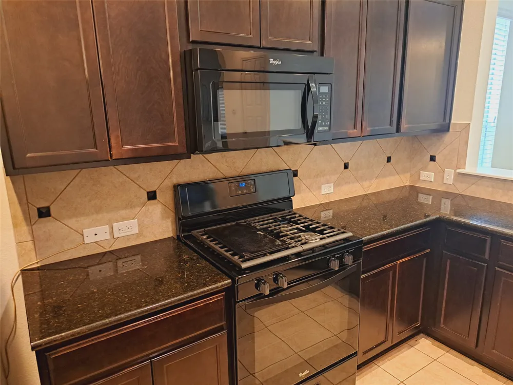 541 Moonwalker Trail Buda, TX 78610
