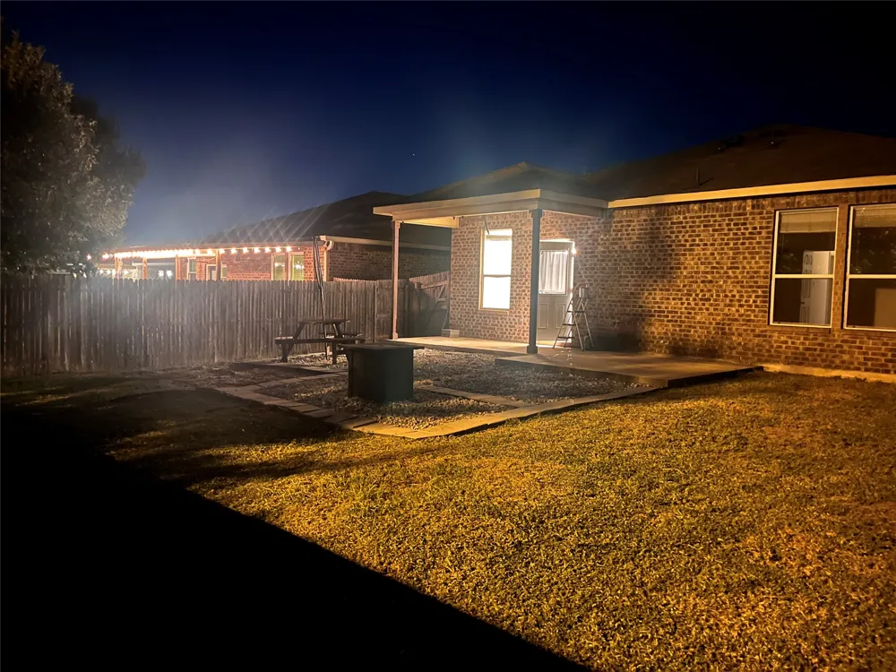 541 Moonwalker Trail Buda, TX 78610