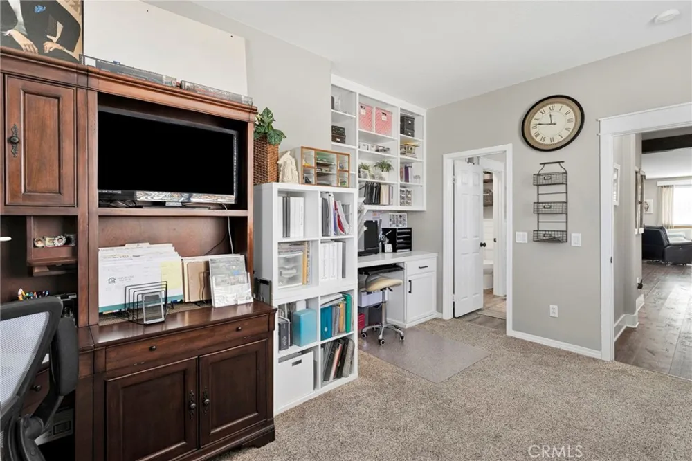 13817 Grant Oak Hills, CA 92344