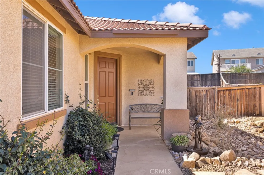 13817 Grant Oak Hills, CA 92344