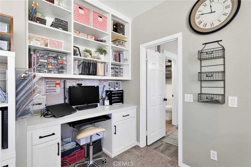 13817 Grant Oak Hills, CA 92344
