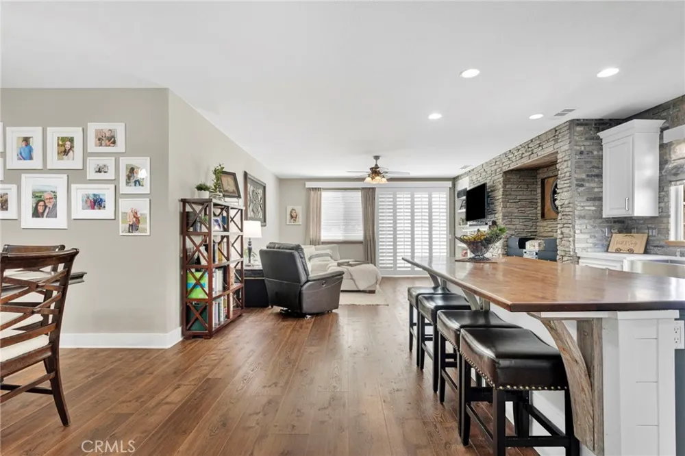 13817 Grant Oak Hills, CA 92344