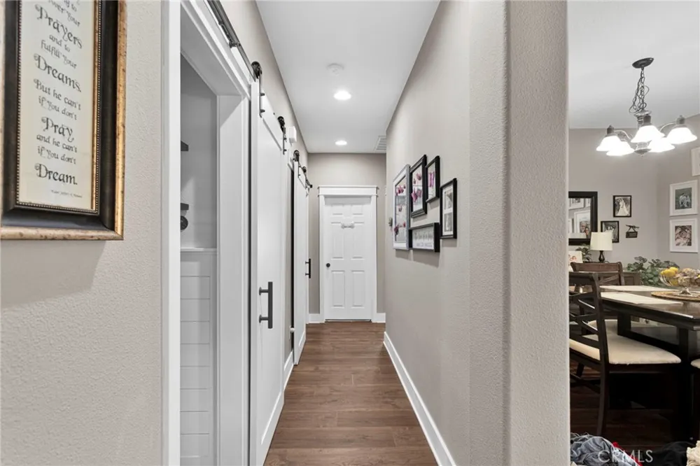13817 Grant Oak Hills, CA 92344
